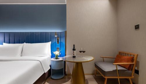Deluxe Queen Room