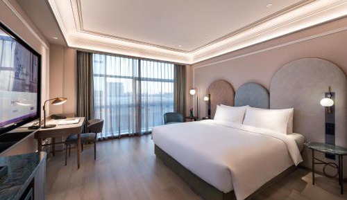 Standard King Room