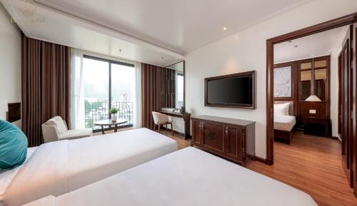 Family Room with Mountain View