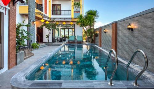 Triple Room with Pool View