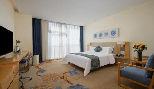 Double or Twin Room with Mountain View