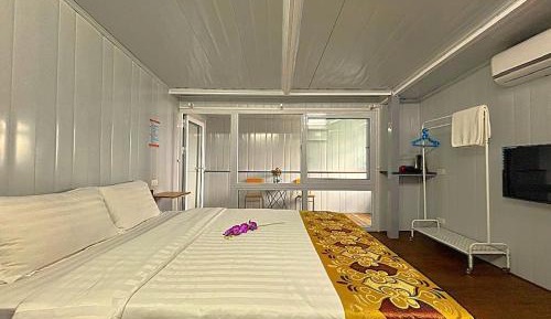 King Room with Mountain View