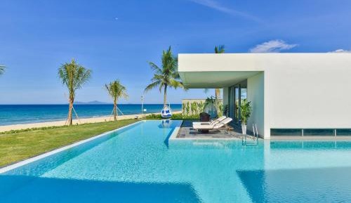 Luxury Villa Beach Front