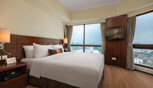 One-Bedroom Premier Apartment