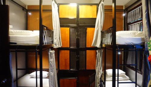 10-Bed Mixed Dormitory Room
