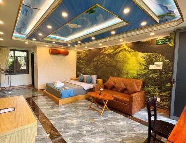 Queen Room