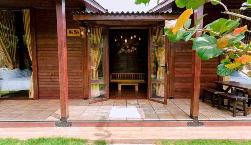 Deluxe Bungalow with Garden View