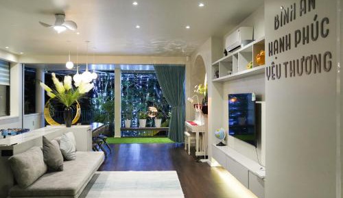 Villa with Garden View