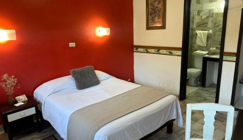 Standard Queen Room