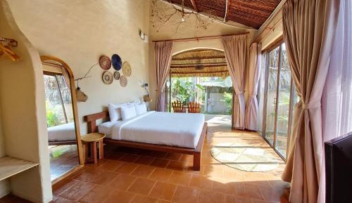 Bungalow with Patio