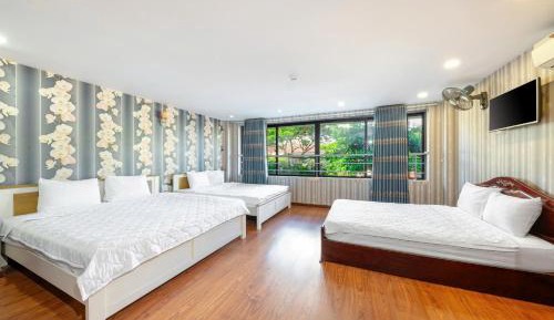 Deluxe Family Room