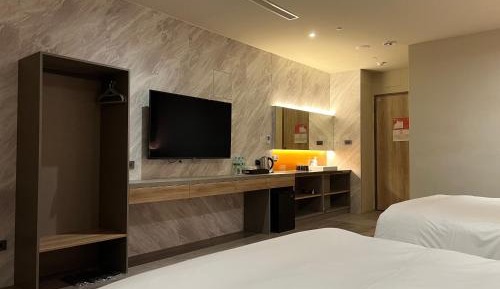 Quadruple Room with Private Bathroom