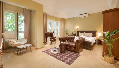 Deluxe King Room