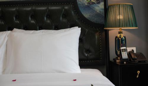 Standard King Room