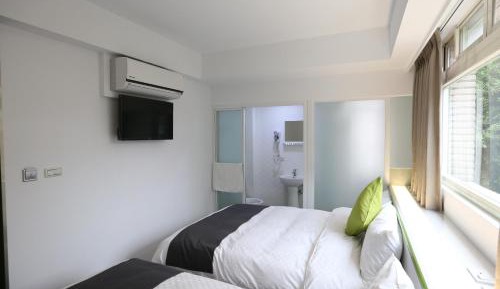 Standard Quadruple Room with Shower