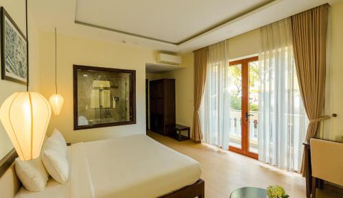 Deluxe Double Room with Balcony