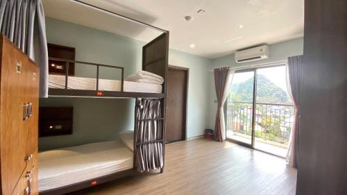 4-Bed Mixed Dormitory Room