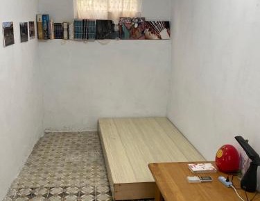 Single Room with Shared Toilet