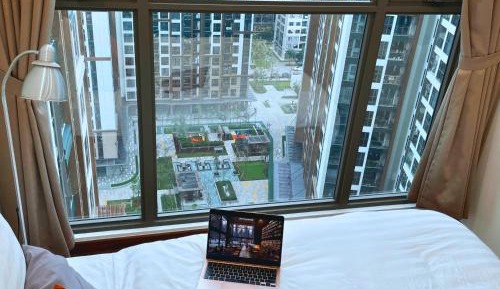 Apartment with Park View