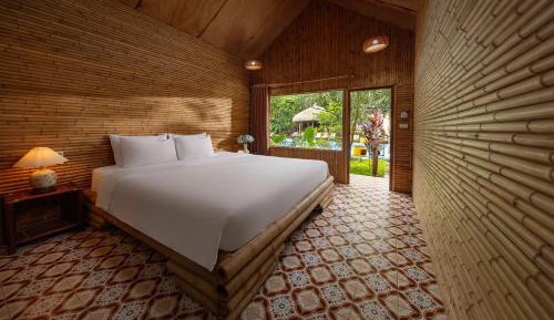 King Room with Pool View