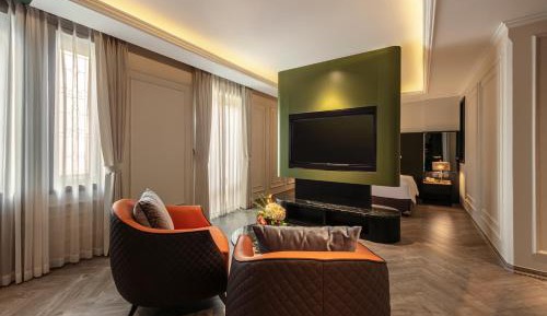Premier Suite - Terrace - City View