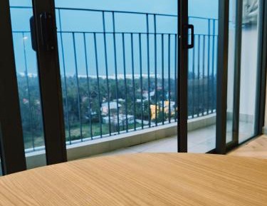 One-Bedroom Apartment with Sea View