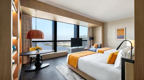 Deluxe River View Twin Room