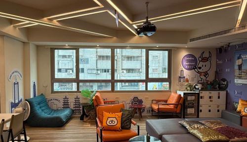 1 Bed in 8-Bed Mixed Dormitory Room