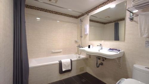 Economy Double Room with No Window
