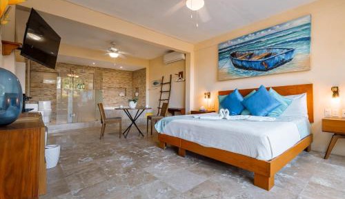 Deluxe Suite with Spa Bath