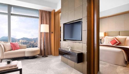 Deluxe Victoria Harbor Suite with King Bed, Club Lounge Access