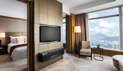 Deluxe Suite with King Bed 