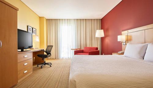 Guest room, 1 King Bed