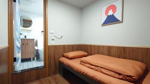 Single Room with Private Bathroom
