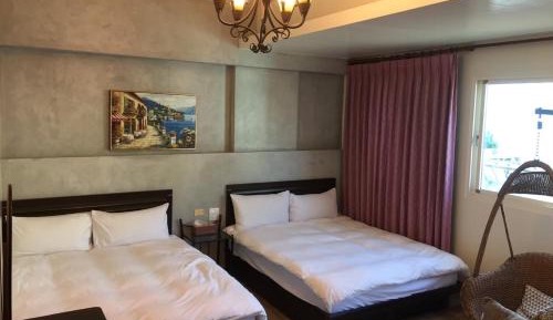 Quadruple Room with Private Bathroom