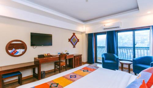 Deluxe Double or Twin Room with Mountain View