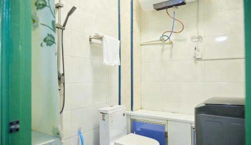 8-Bed Mixed Dormitory Room