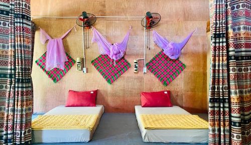 Single Bed in Mixed Dormitory Room