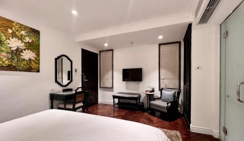 Deluxe Double or Twin Room with City View