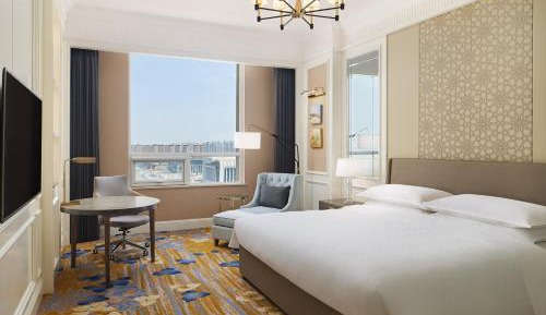 Club Deluxe, Club lounge access, Guest room, 1 King