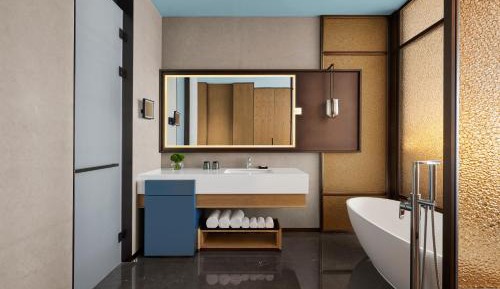 Premier Super King Room with City View