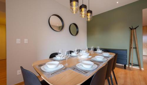 2 Bedrooms, Signature Apartment w/ Studio