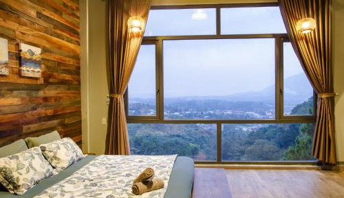 Suite with Mountain View