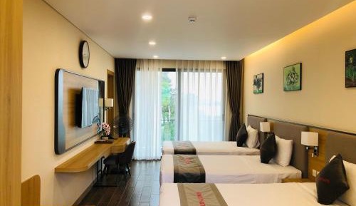 Deluxe Triple Room with Sea View