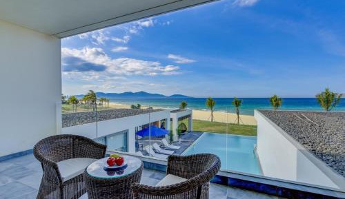 Villa - Beach Front