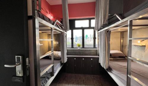 Bed in 8-Bed Mixed Dormitory Room