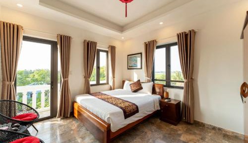 Queen Room with Balcony