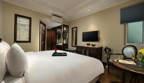 Imperial Deluxe Room - Interior Window 