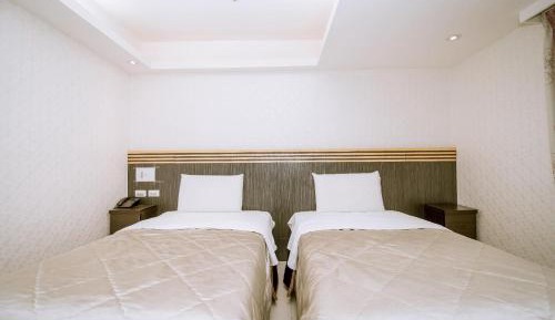 Double or Twin Room (Check-in after 20:00)