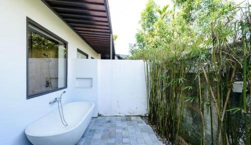 Premier with Outdoor Bathtub
